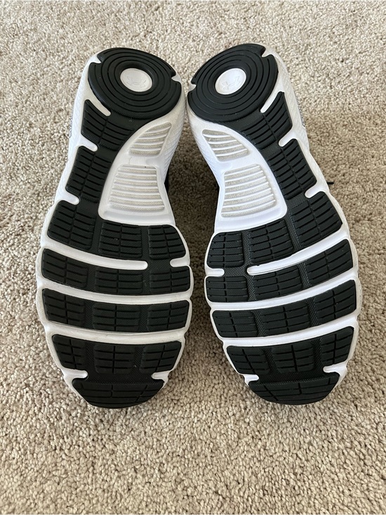 Under Armour Charged Assert Running Shoes – Men’s 10.5 – Worn Once main image 5